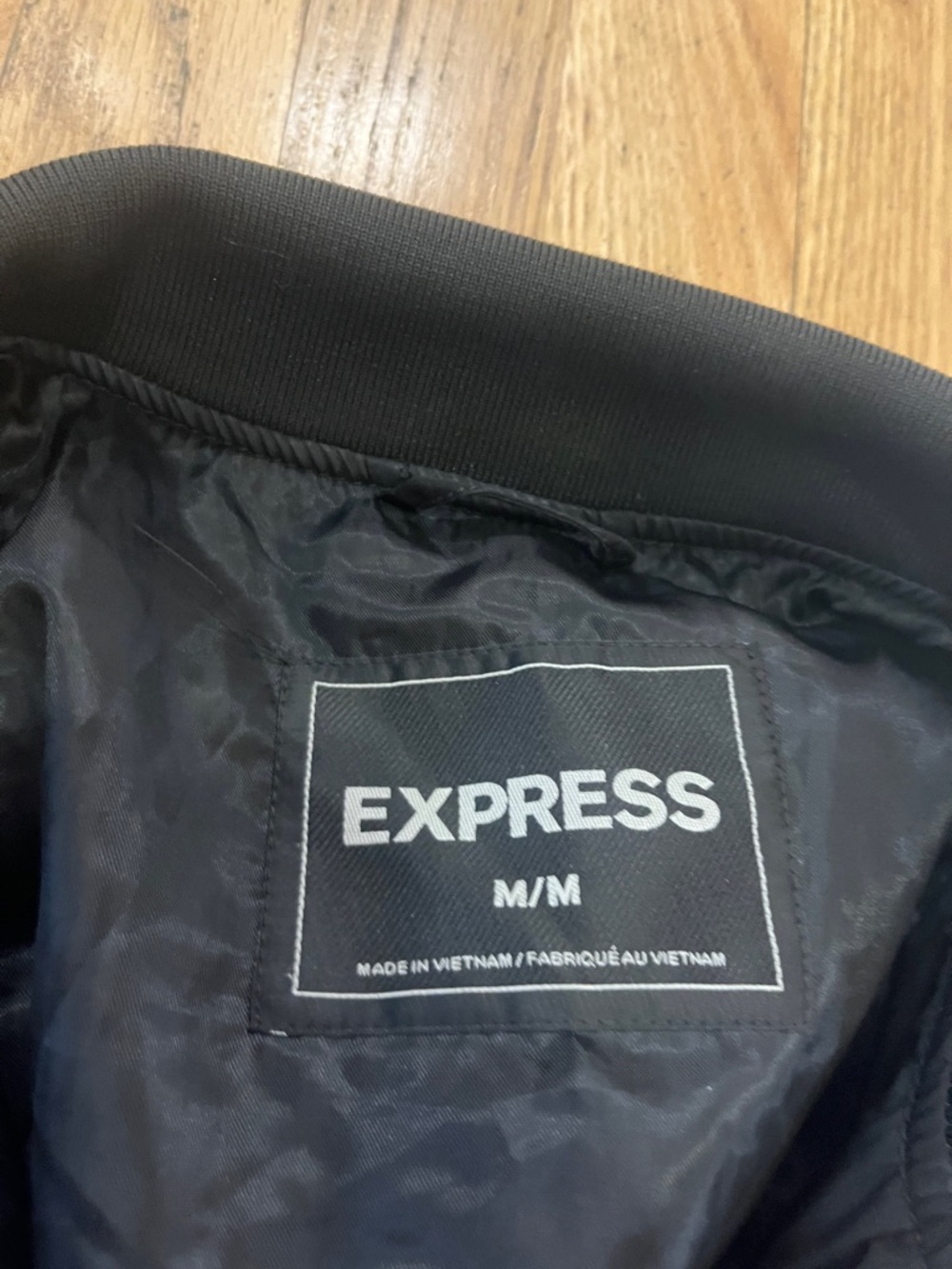 Express Lightweight Bomber Jacket - Picture 4 of 5